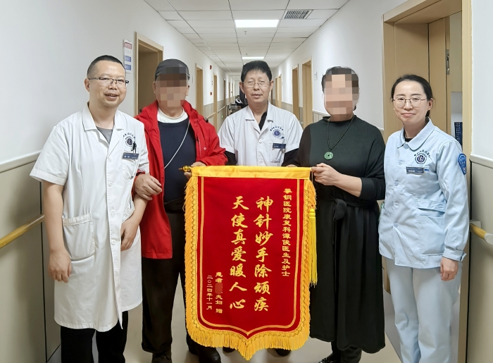 DF0CF61EC40E0775C38BE81493324D3C